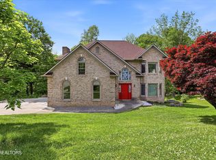 118 W Melbourne Rd, Oak Ridge, TN 37830