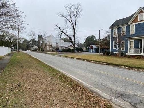 5th image of 401 S Main St