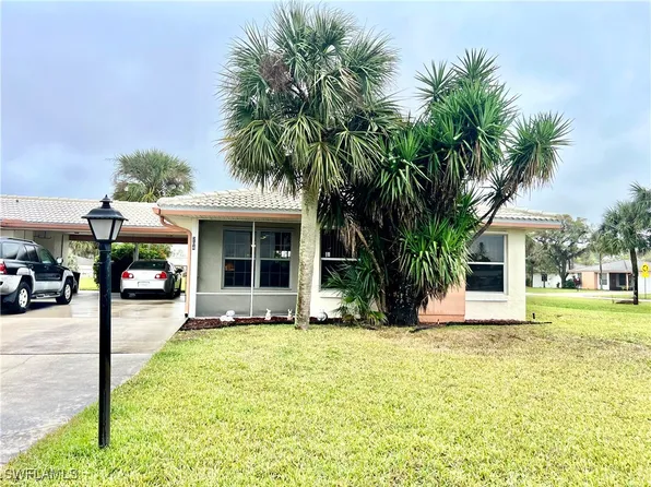 204 Oakmont Pkwy, Lehigh Acres, FL 33936