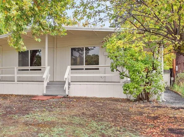 335 Tavis Dr, Merlin, OR 97532