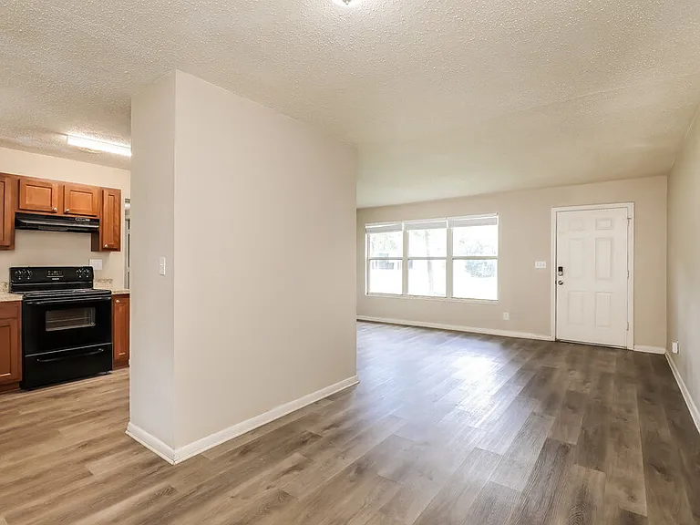 6930 Bernay Ave — Photo 6