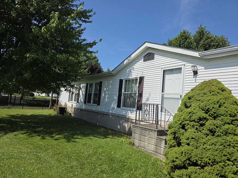 1st image of 224 Island Dr #224