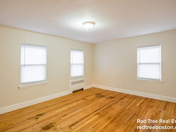 4th image of 699 Boylston St
