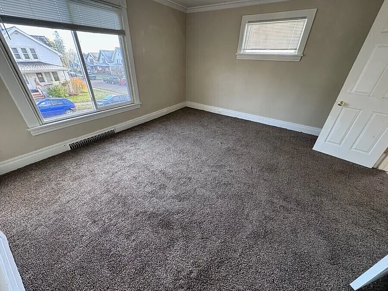 803.5 N 8th Ave E — Photo 9