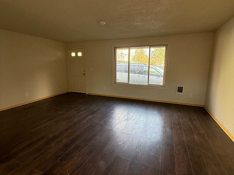 1st image of 545 SE 8th Ave
