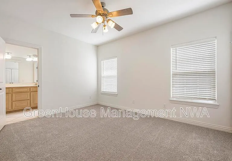 4003 SW Hawthorne Pl #4003HAW — Photo 2