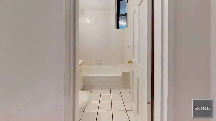 Rented by Bond New York | media 4