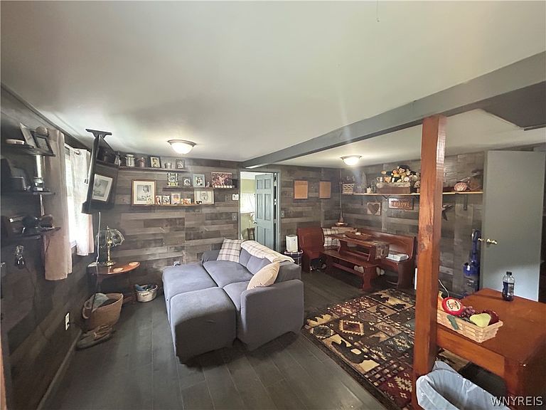 Listing photo 5