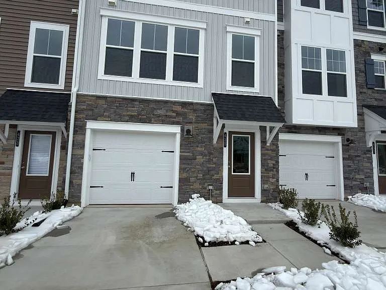 423 Burden Dr #1 — Photo 1