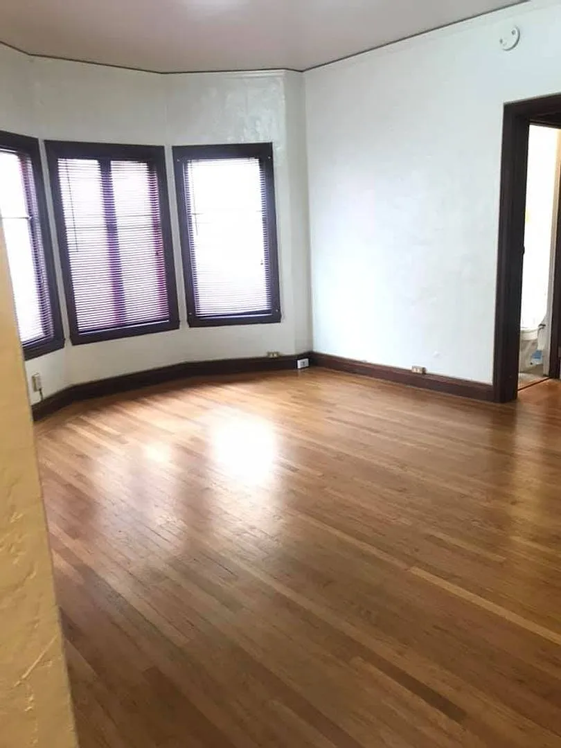 1817 Oxford St — Photo 1