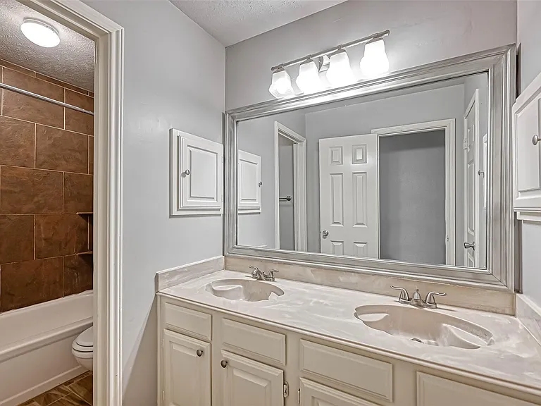 2235 Sentinal Oaks St — Photo 23