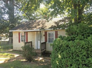 406 Cedar St, Farmville, VA 23901