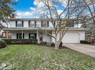 48 Maple St, Clarendon Hills, IL 60514