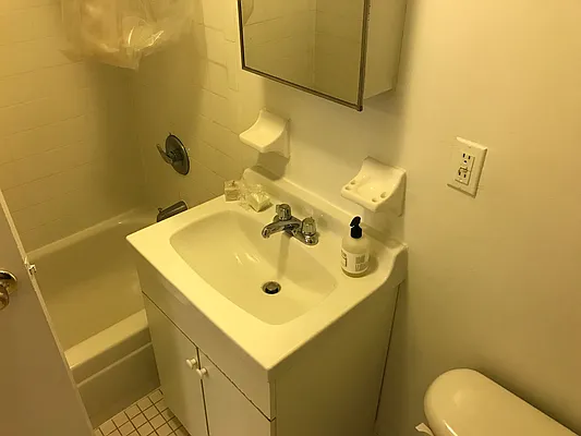 Rented by Easy Rental LLC | media 27