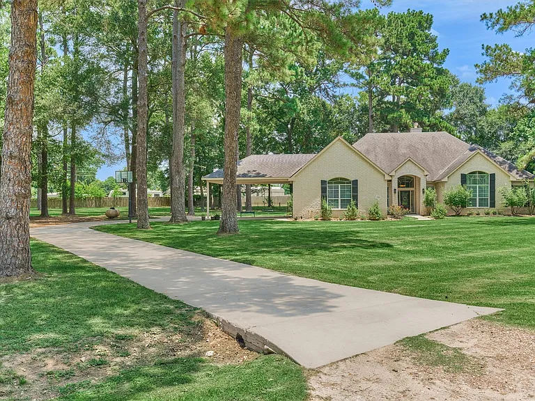 9102 Marshall Ct — Photo 1