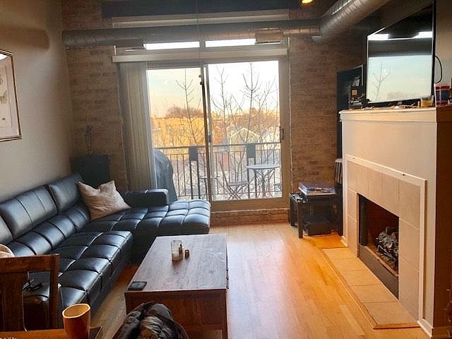 1st image of 1740 N Maplewood Ave APT 405