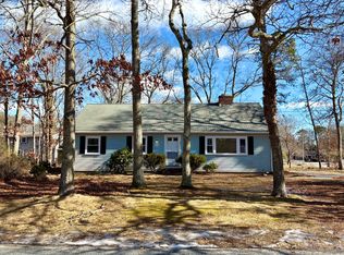 231 Bishops Ter, Hyannis, MA 02601