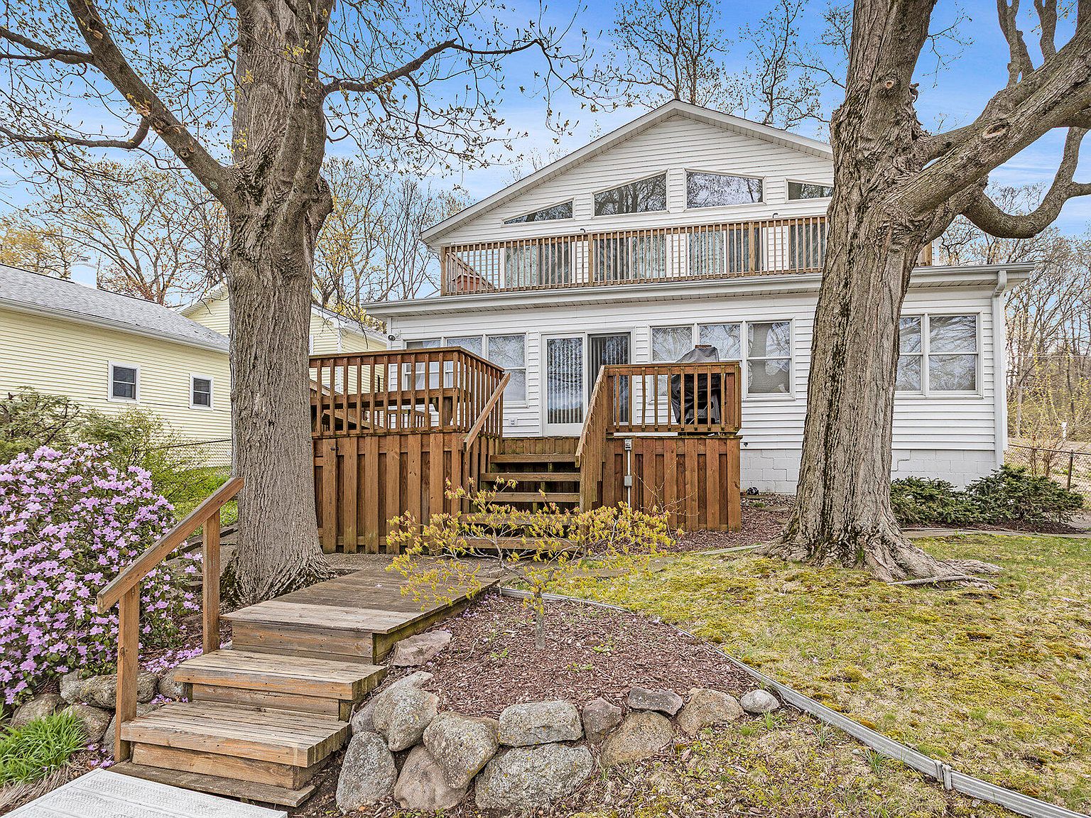 168 E Gull Lake Dr, Augusta, MI 49012 MLS 23014303 Zillow