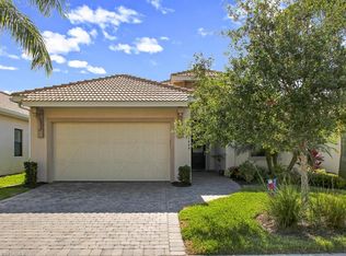 1666 Serrano Cir, Naples, FL 34105