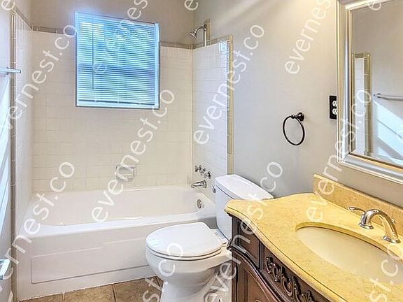 5th image of 2505 Hillcrest Cir