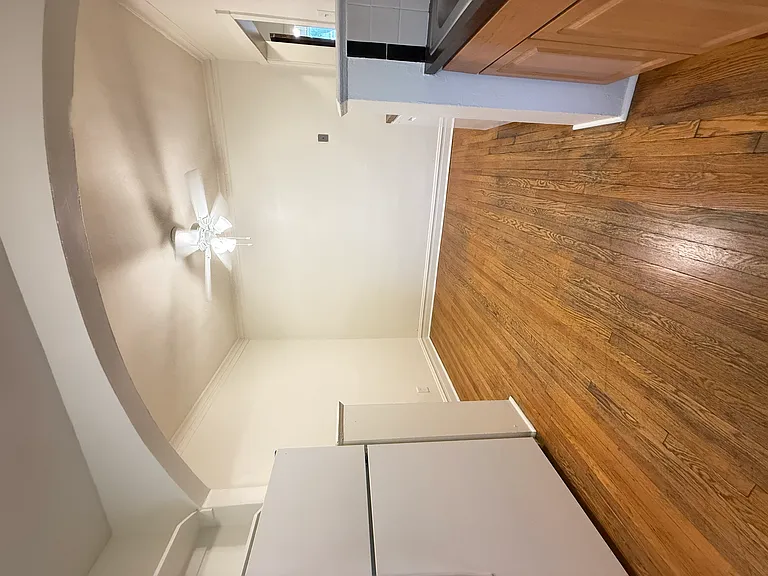 3235 W Dickens Ave #2 — Photo 7