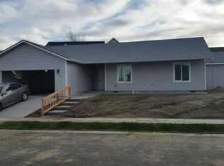 113 SW Cottonwood Dr, Hermiston, OR 97838