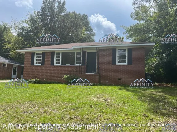 1154 N Bedingfield Dr, Macon, GA 31206