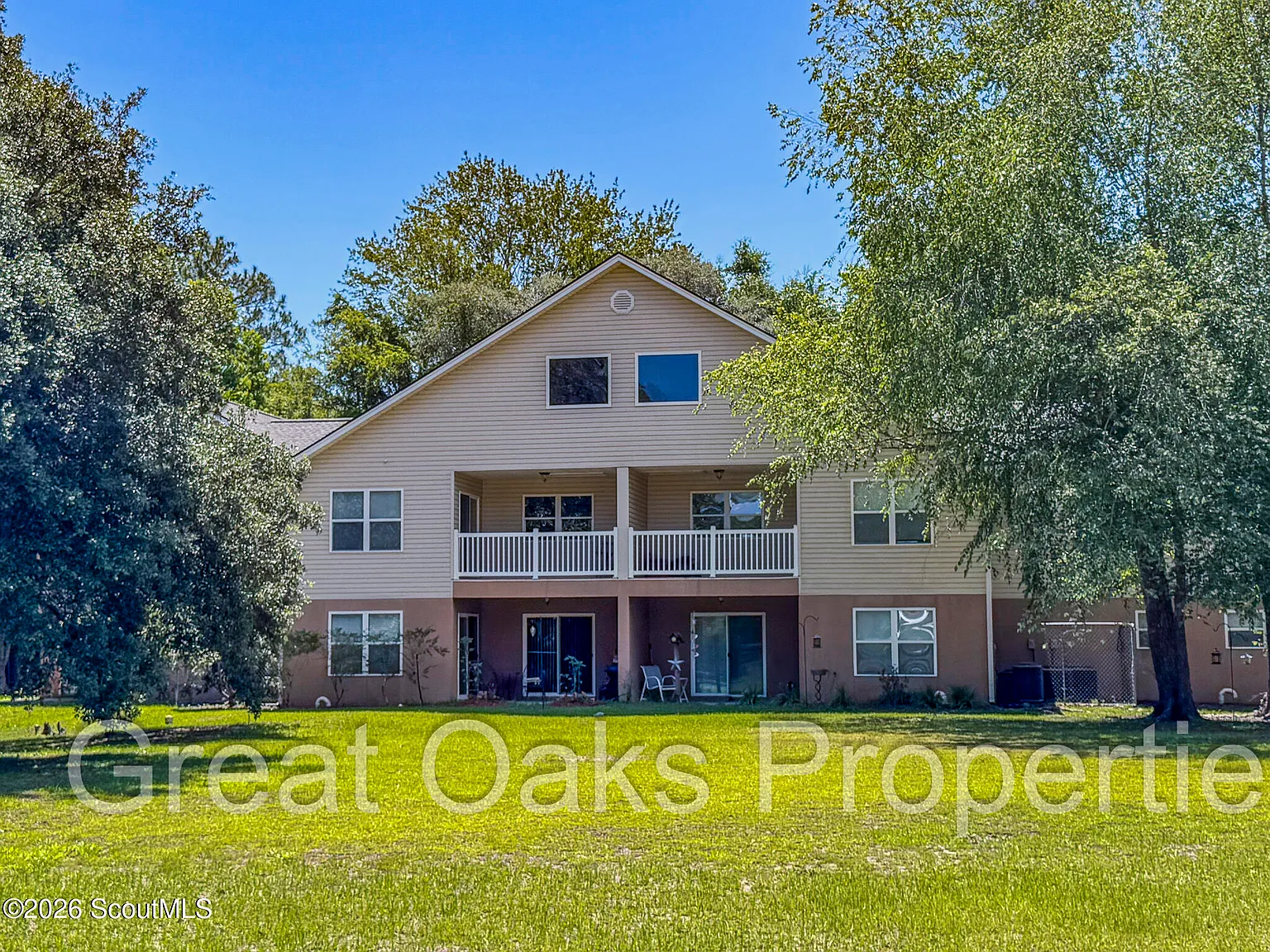 3 bed, 2.5 bath, 2086 sqft, $1,400 — Photo 2