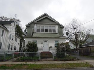69 Lawndale St, Springfield, MA 01108