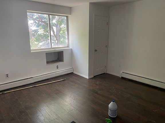 4th image of 69 Thompson St #3E