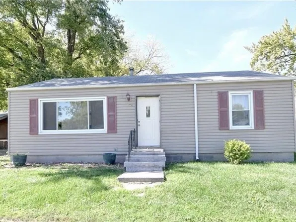 905 W Olive St, Decatur, IL 62526