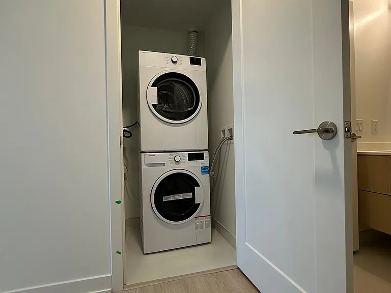 5105 Hurontario St #2208 — Photo 16