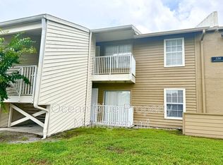 220 Lake Parsons Grn UNIT 102, Brandon, FL 33511