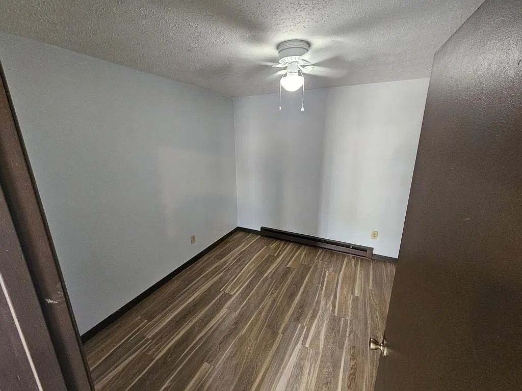 106 S Lee St — Photo 3