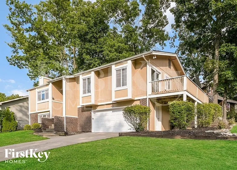 611 Lakewood Dr — Photo 2
