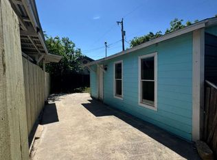1738 Lee Hall St #B, San Antonio, TX 78201