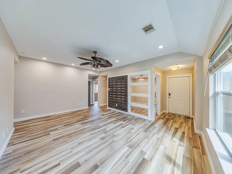 2515 Cypress Island Dr — Photo 13