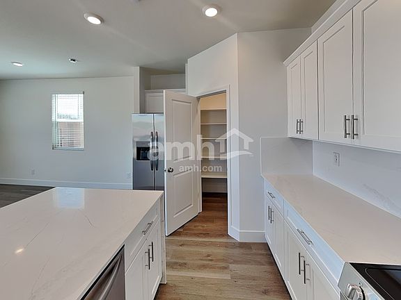 4th image of 7781 Roaring Fork Ct