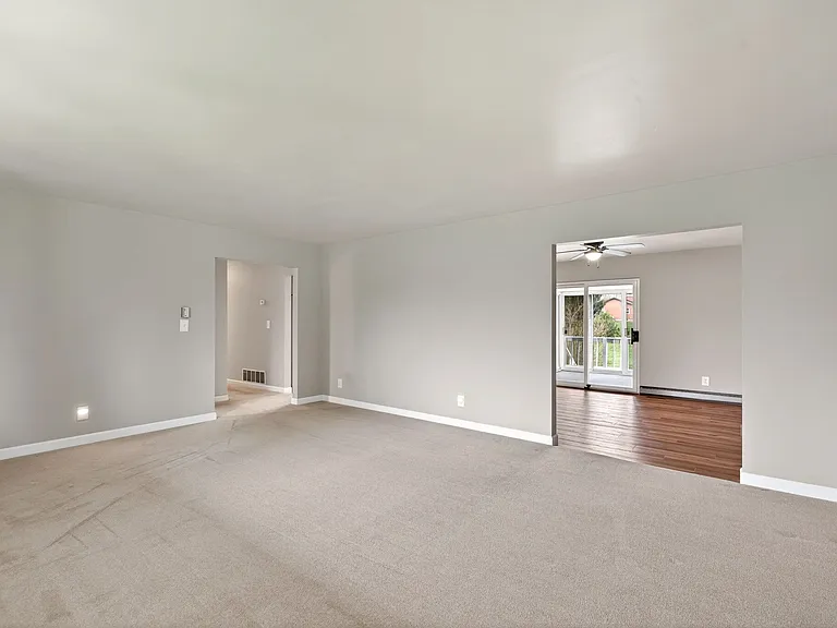 543 W Krepps Rd — Photo 5