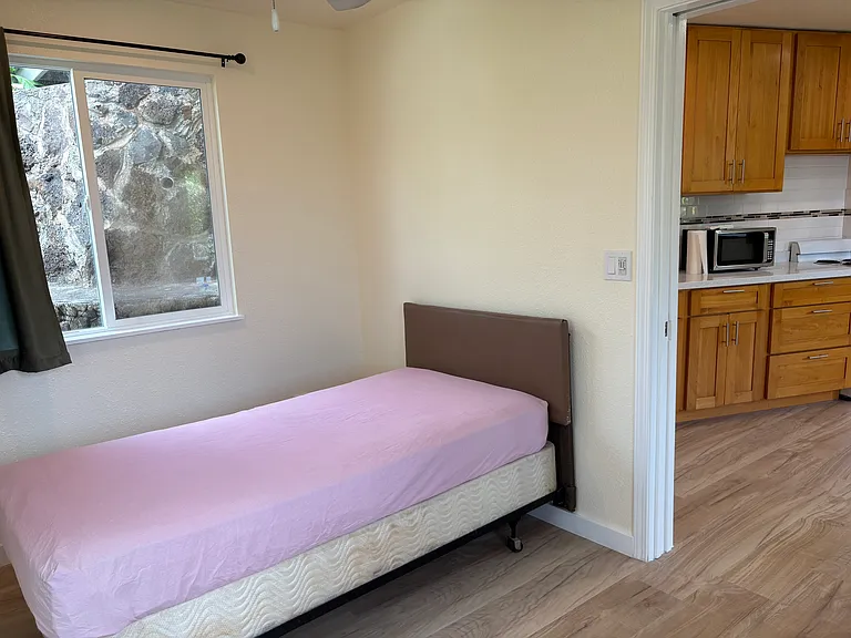 Bedrm with Twin-sized bed included
