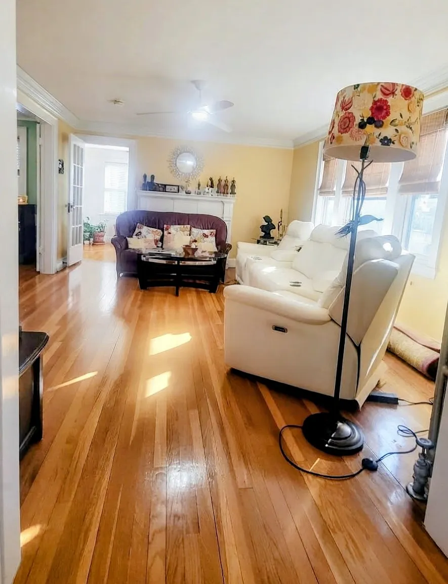 Specious and bright living room