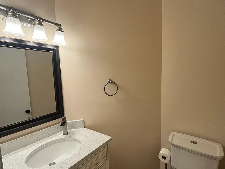 4319 Lindell Blvd #E — Photo 11