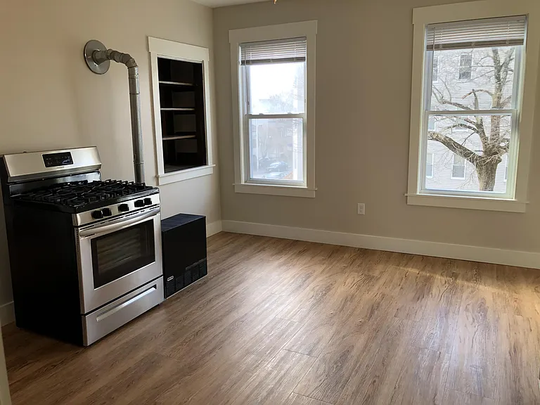 39 Dartmouth St #2 — Photo 4