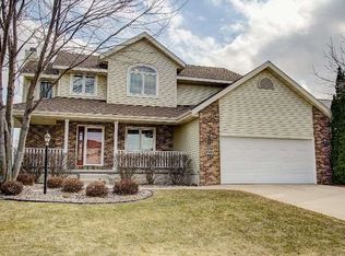 9401 White Fox Ln, Middleton, WI 53562