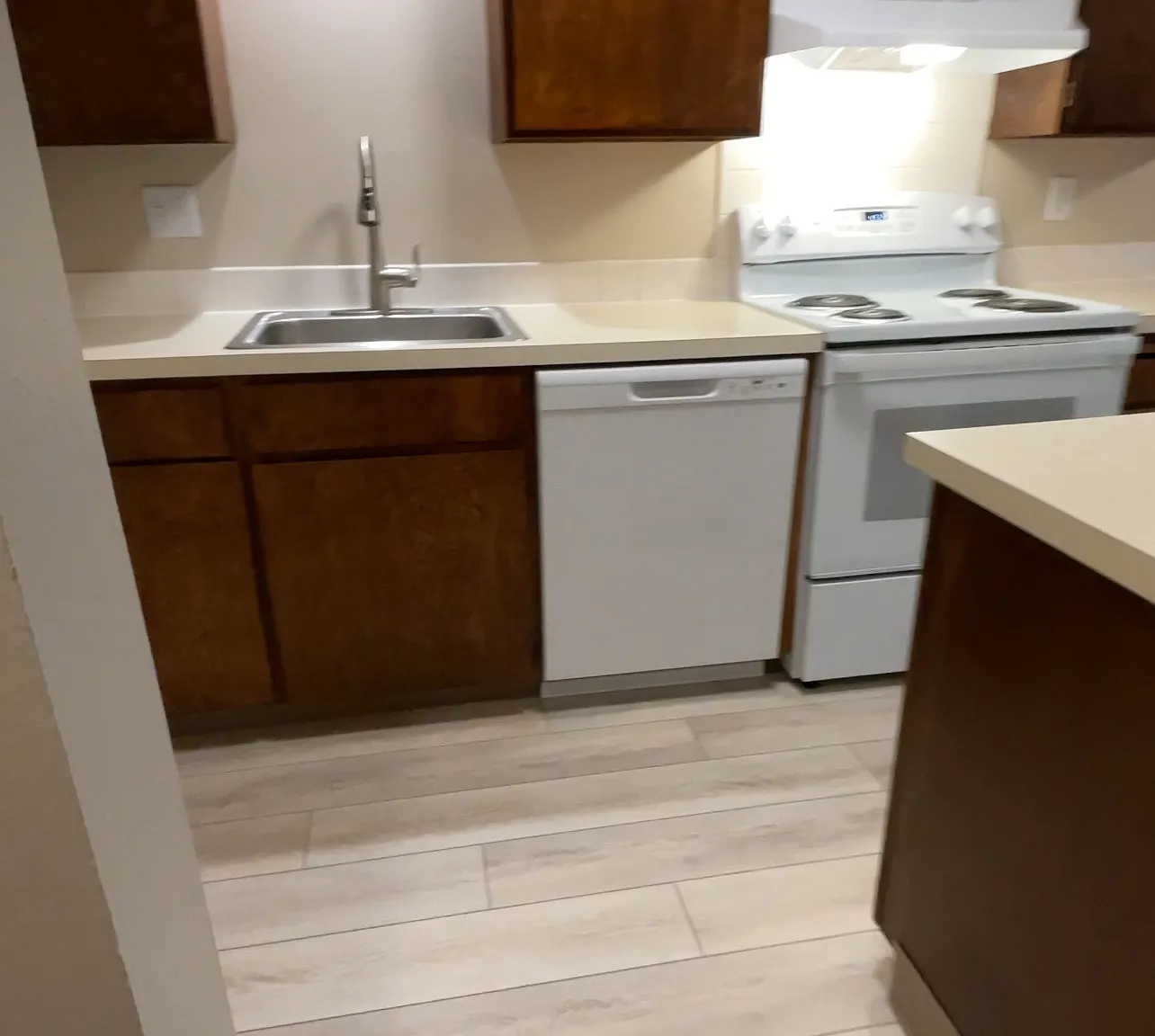 2715 W Euclid Ave — Photo 2