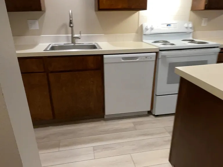 2715 W Euclid Ave #101 — Photo 4