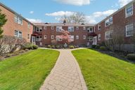 Bryant Cres-2304-002.jpg