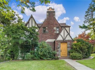 150 Harvard Dr, Hartsdale, NY 10530