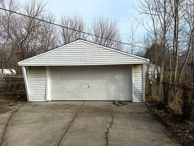 3 bed, 1100 sqft, $1,300 — Photo 3