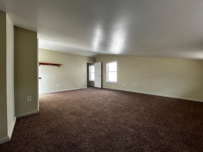 409 E 6th St #2 — Photo 14